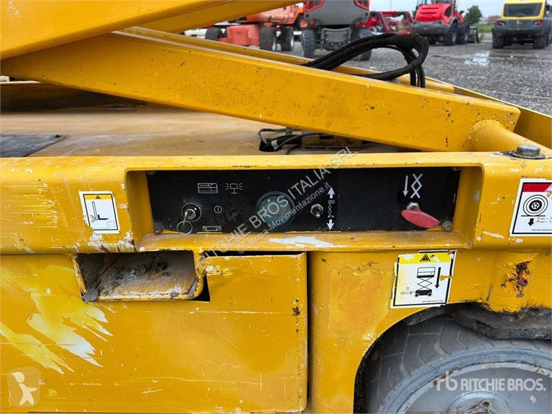 Emelőkosár Haulotte 8W NT Electric Scissor Lift