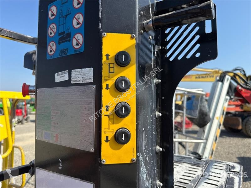 升降机 Airo V5 E Vertical Mast Lift