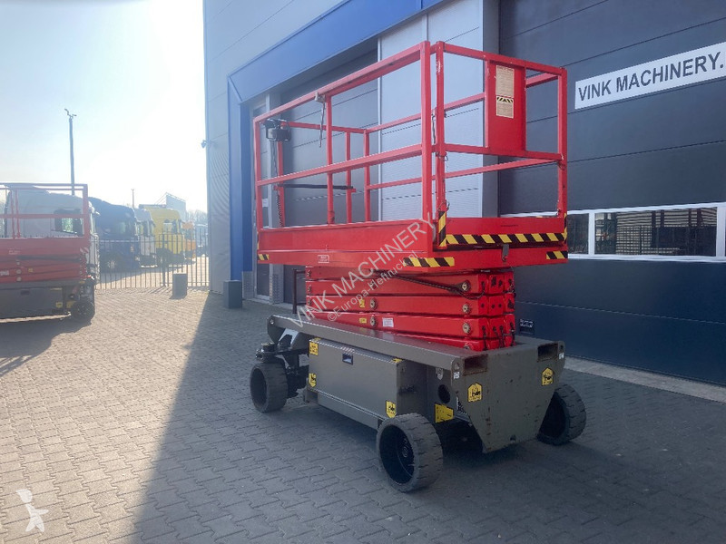 منصة تلسكوبية Hollandlift HL 9714