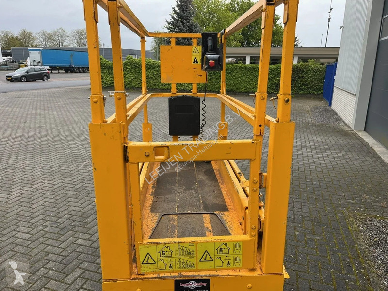 Nacelle Genie electric scissorlift 2007 Year