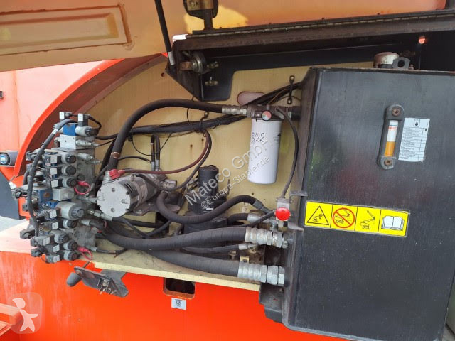 Piattaforma aerea JLG