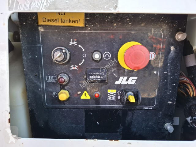 Piattaforma aerea JLG M3369