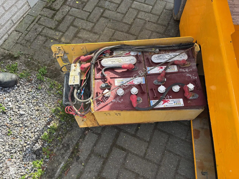 Nacelle Genie Electrical scissorlift 2005 Year