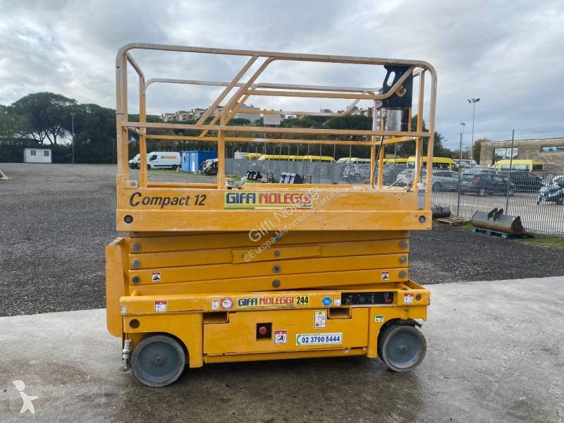 منصة تلسكوبية Haulotte Compact 12
