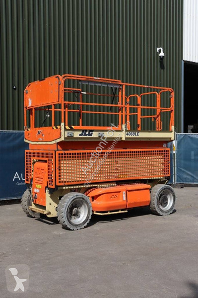 Piattaforma aerea JLG