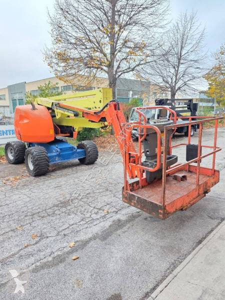 Piattaforma aerea JLG 450 AJ