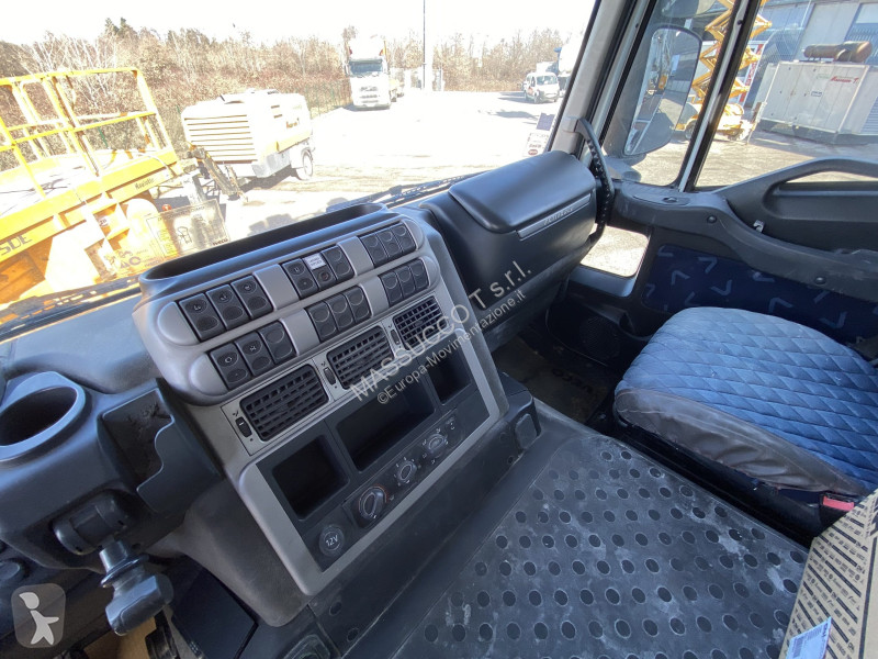 منصة تلسكوبية Iveco 310 EEV