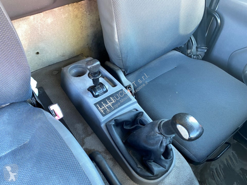 منصة تلسكوبية Renault MIDLUM 180 Dci