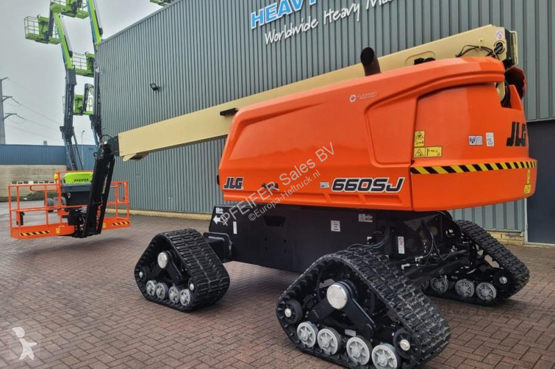 منصة تلسكوبية JLG Quad Tracks Also Available...