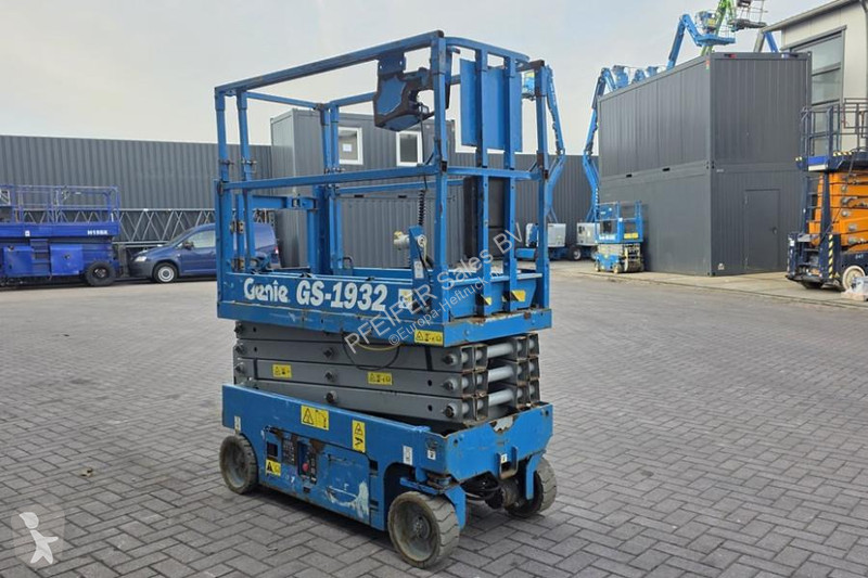 منصة تلسكوبية Genie Electric, Working Height...