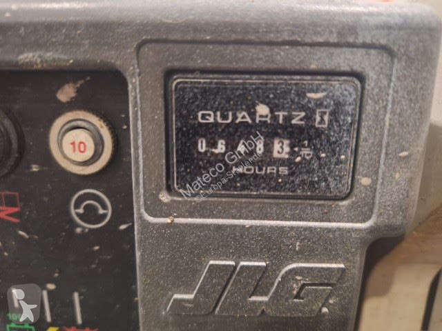 منصة تلسكوبية JLG