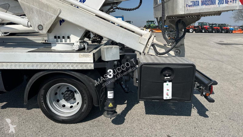 منصة تلسكوبية Nissan 35.11 MX 170