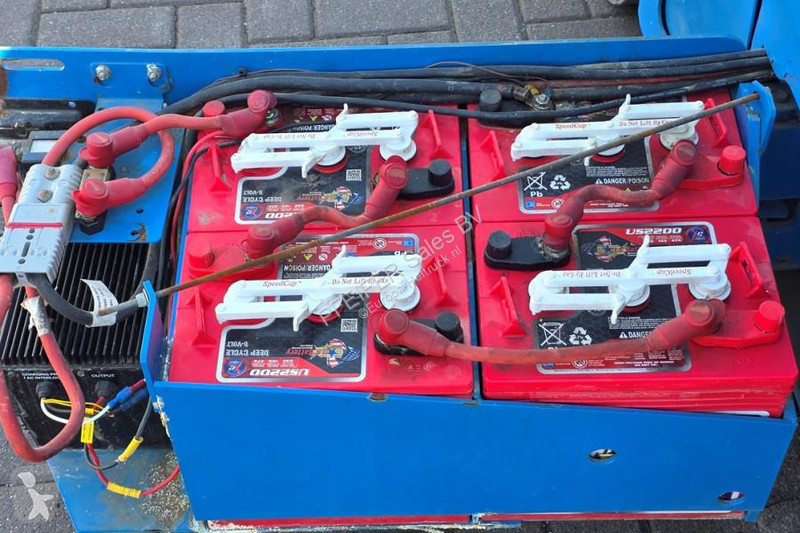 منصة تلسكوبية Genie GS3246 Electric, Working...
