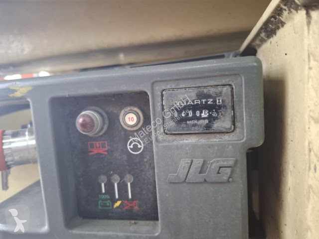 منصة تلسكوبية JLG