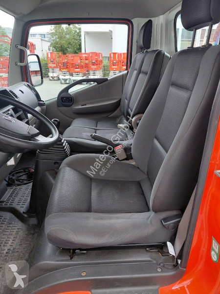 منصة تلسكوبية Palfinger P 210 BK / NISSAN CABSTAR