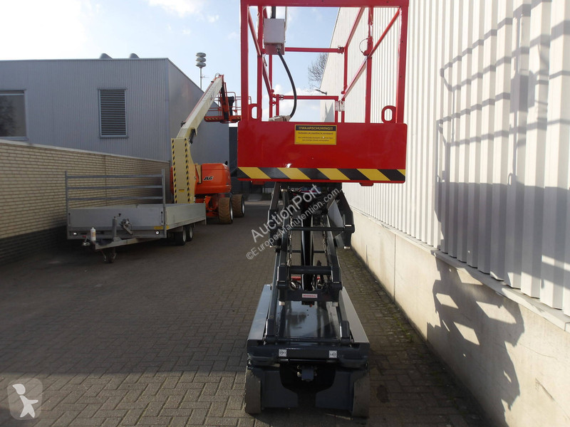 منصة تلسكوبية Skyjack SJ3215
