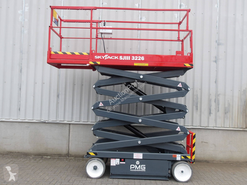 منصة تلسكوبية Skyjack SJ3226