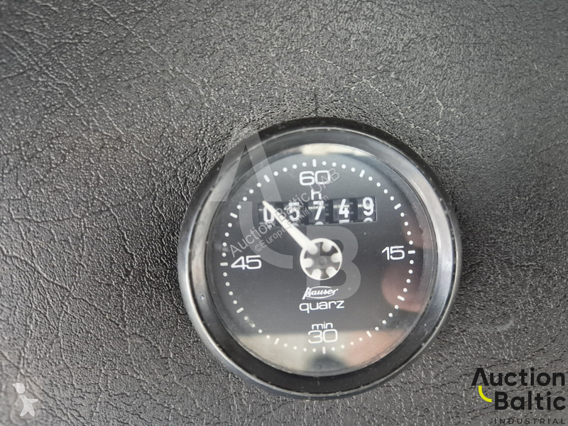 منصة تلسكوبية Volvo FL6 110