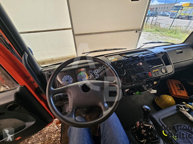 Lift Mercedes 815