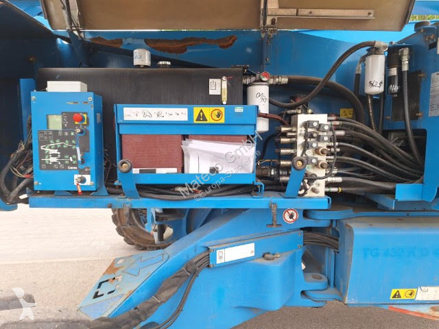 منصة تلسكوبية Genie Z135/70