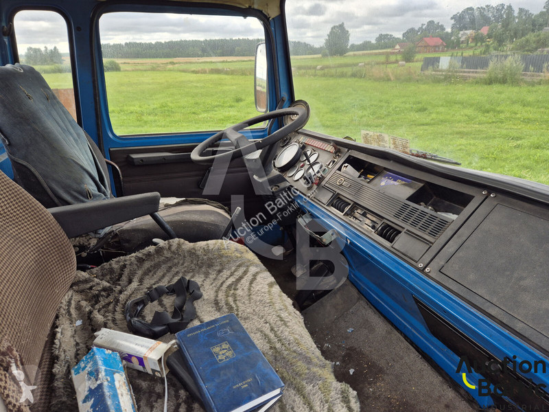Vysokozdvižná plošina Renault JK 75