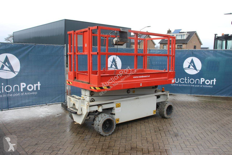 Plataforma elevadora Hollandlift MONOSTAR Y-64EL14