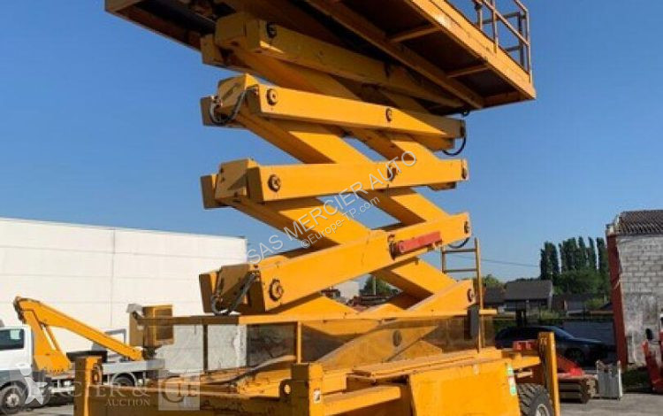 Автовишка Liftlux plateforme ciseaux...