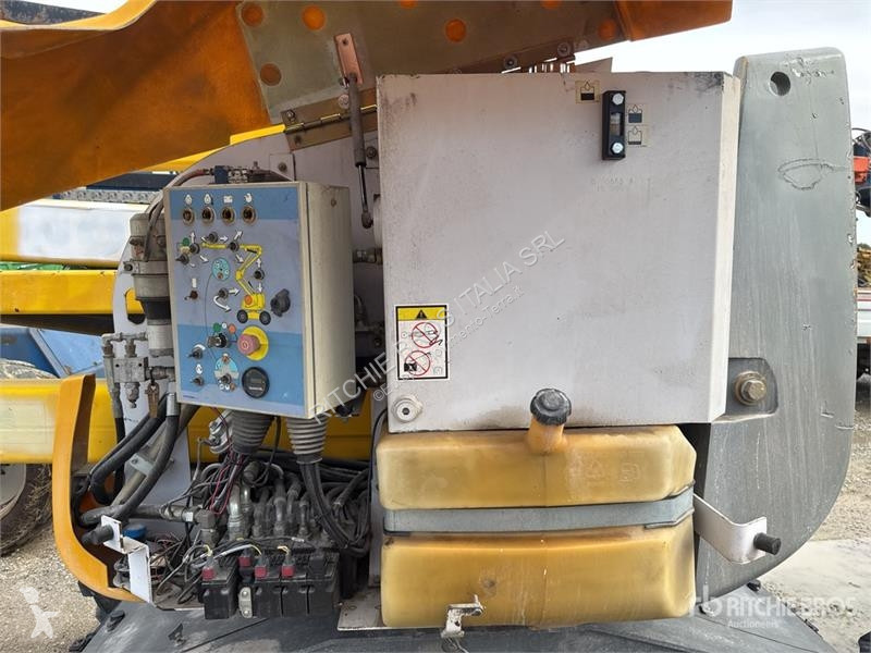 升降机 Haulotte Articulating Boom Lift (Inoperable)