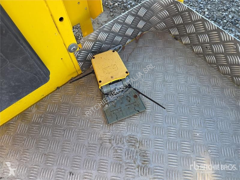升降机 Airo A12E Electric Articulating Boom Lift
