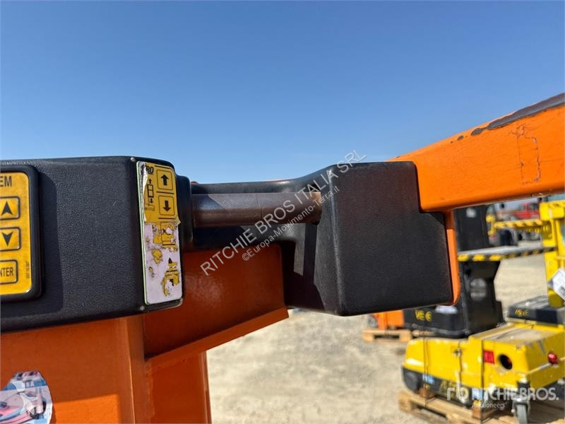升降机 Airo V6 E Vertical Mast Lift
