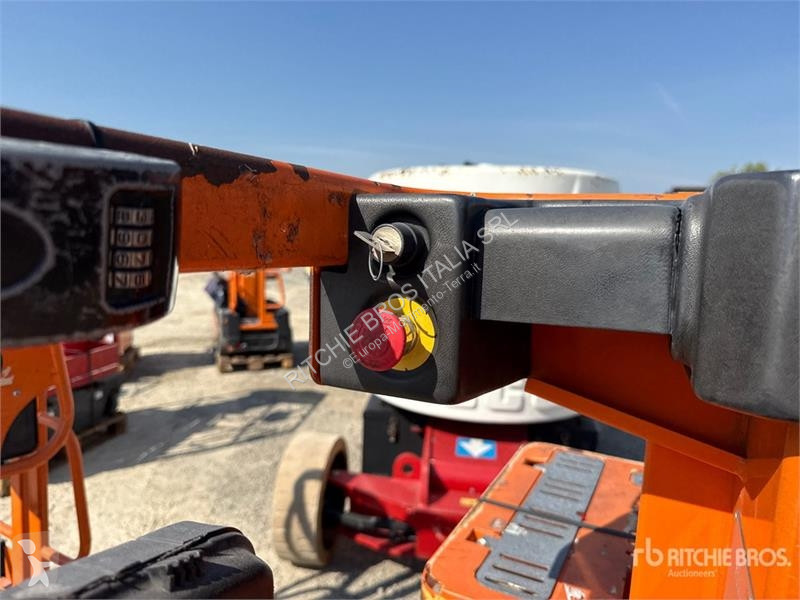 升降机 Airo V6 E Vertical Mast Lift