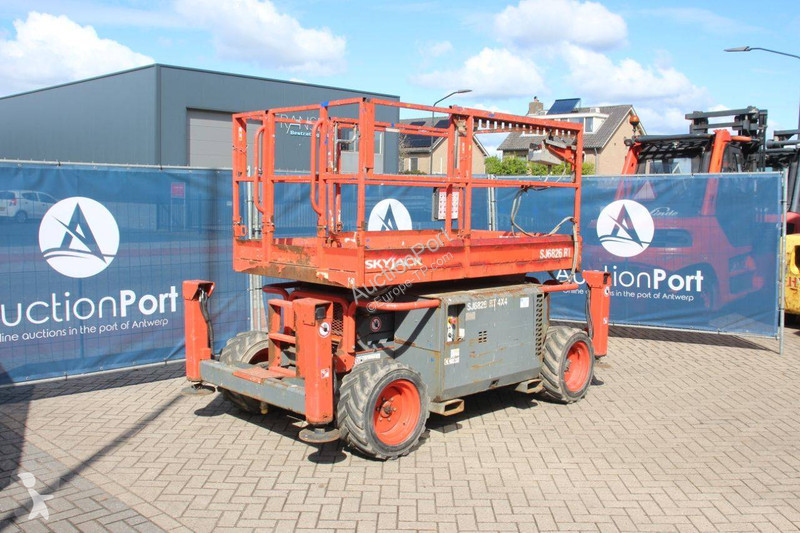 Plataforma elevadora Skyjack SJ6826RT
