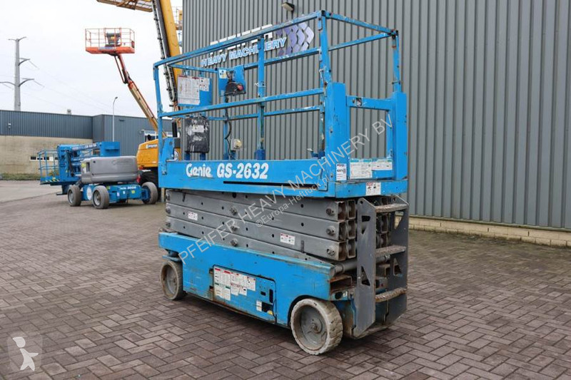Piattaforma aerea Genie Electric, Working...