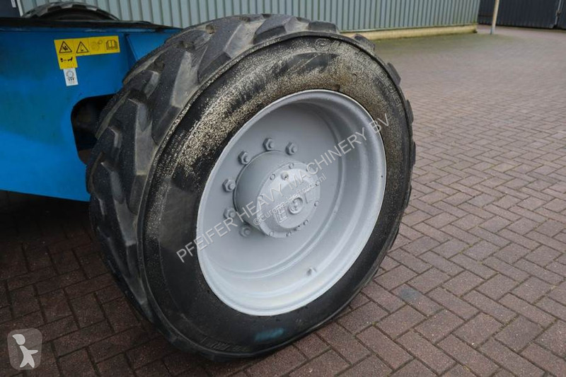 منصة تلسكوبية Genie Diesel, 4x4x4 Drive, 40.1m...