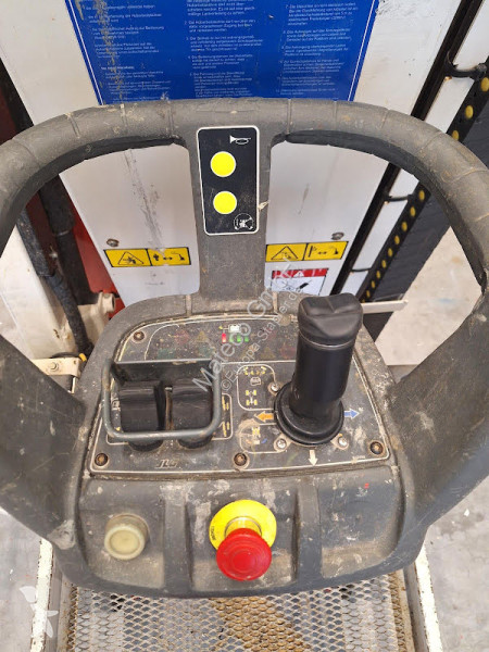 منصة تلسكوبية JLG TOUCAN 8E