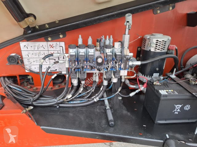 Piattaforma aerea JLG