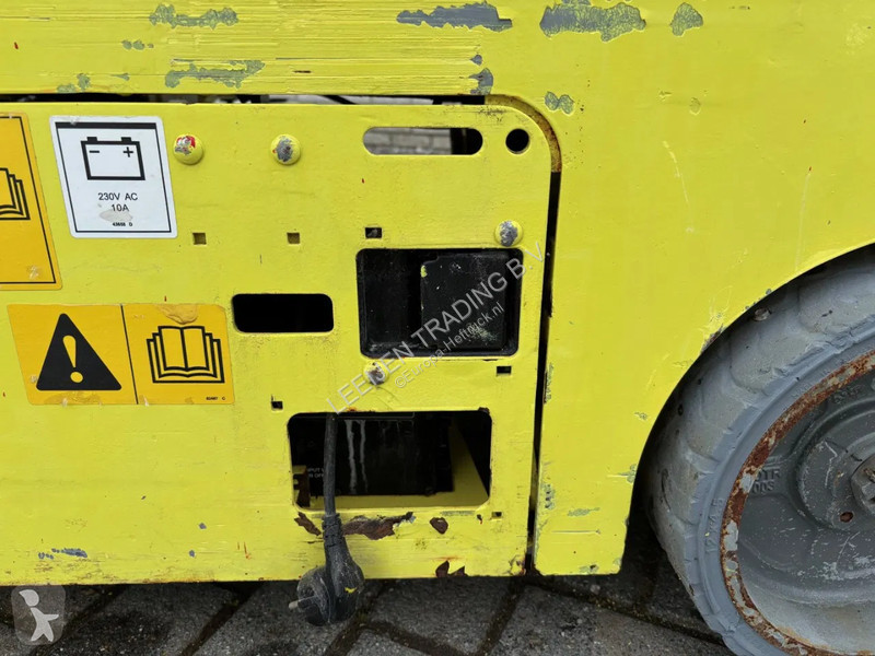 Nacelle Genie Electric scissorlift 2008 Year