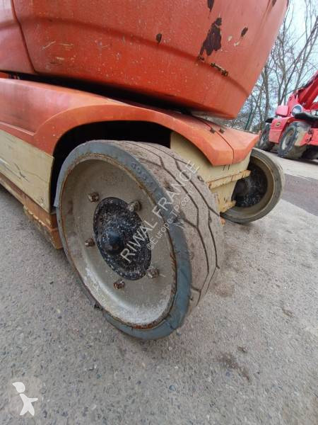 Piattaforma aerea JLG T10E