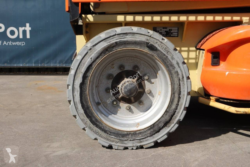 Piattaforma aerea JLG