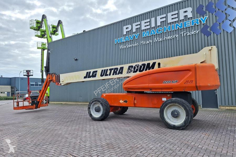 منصة تلسكوبية JLG Diesel, 38.7m Working Height,...