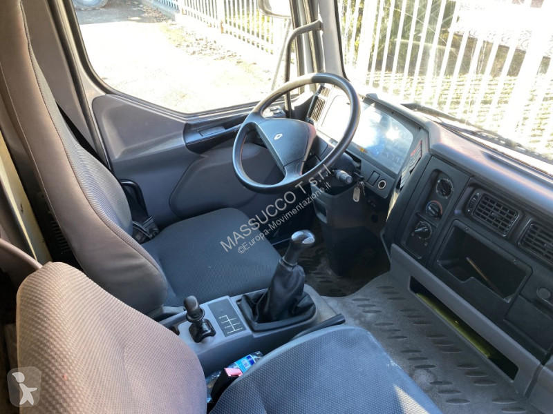 منصة تلسكوبية Renault MIDLUM 180 Dci