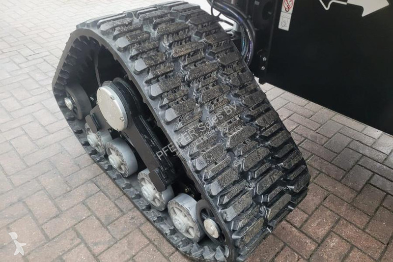 منصة تلسكوبية JLG Quad Tracks Also Available...