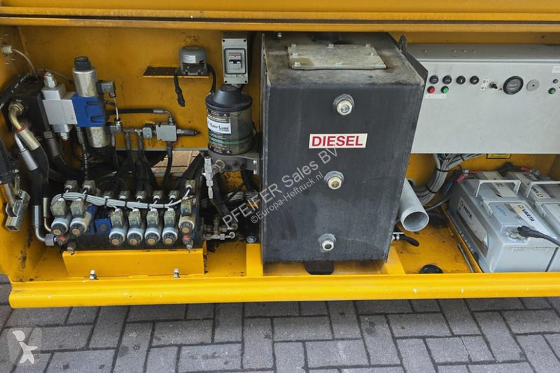 منصة تلسكوبية Hollandlift Combistar B-195DL25...
