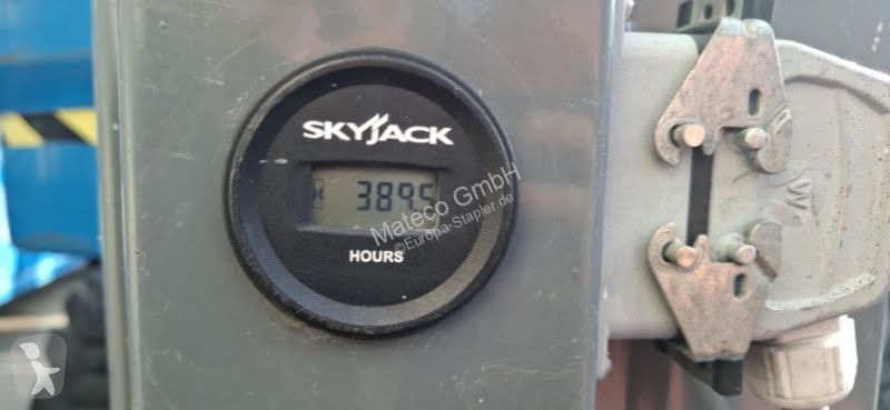 منصة تلسكوبية Skyjack SJ12