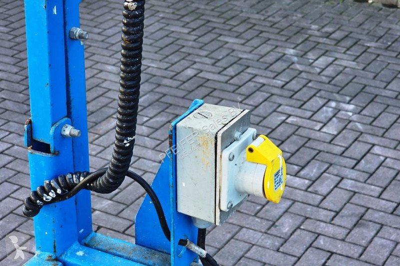 منصة تلسكوبية Genie Electric,...