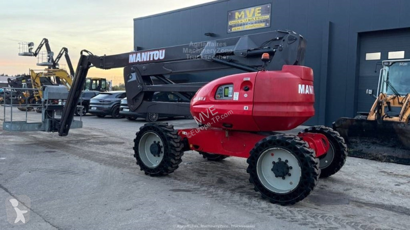 منصة تلسكوبية Manitou