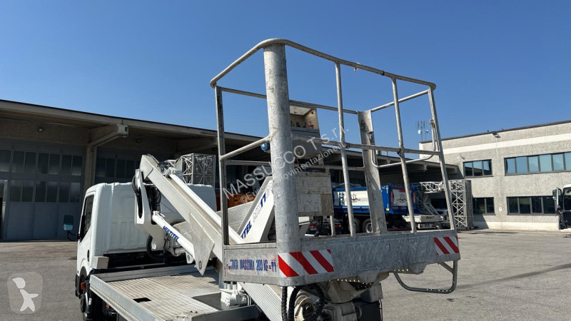 منصة تلسكوبية Nissan 35.11 MX 170