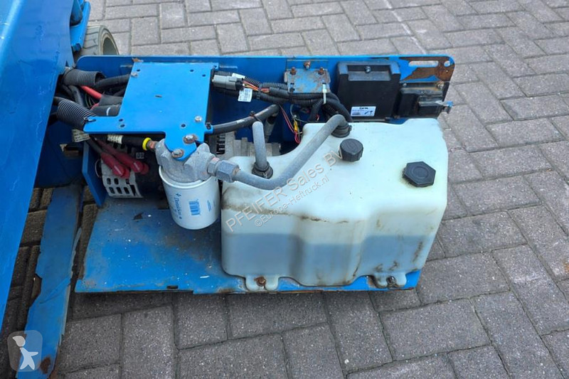 منصة تلسكوبية Genie GS1932 Electric, Working...