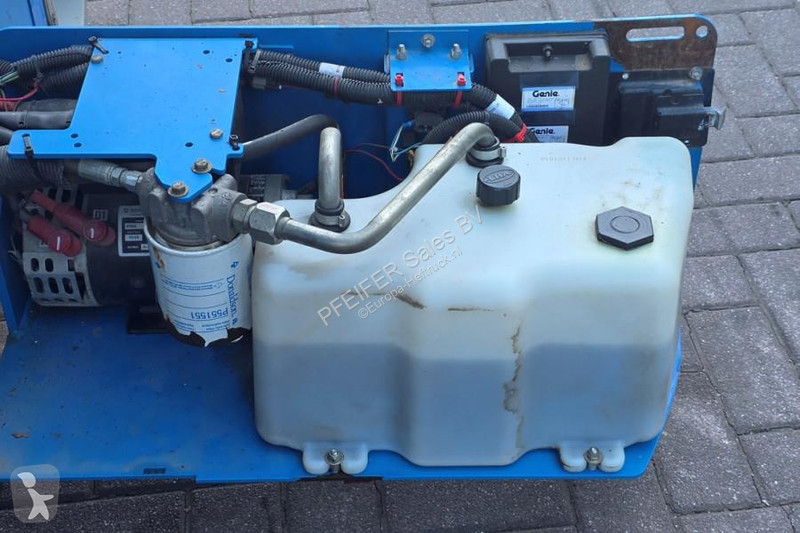 منصة تلسكوبية Genie GS3246 Electric, Working...