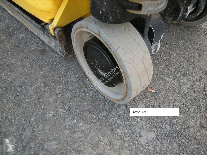 منصة تلسكوبية JLG